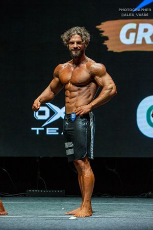MEN'S PHYSIQUE 174